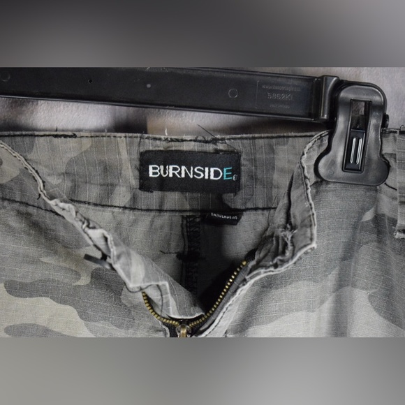 Vintage Burnside Camo Cargo Shorts Mens Size 44 - Picture 4 of 4